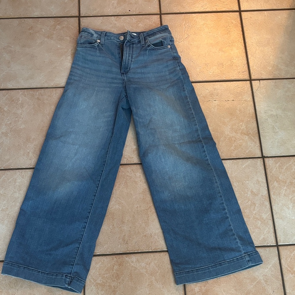 Wide Leg Women's Jeans in Medium Blue